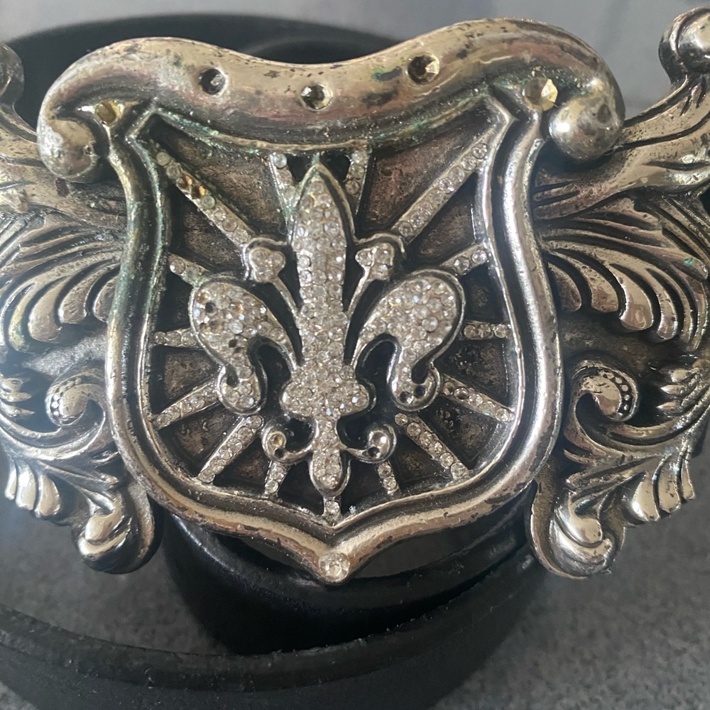 Sliver Dagger - Black & Silver Fleur-de-Lis Belt Buckle